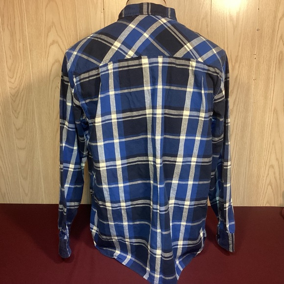Men’s Woolrich Blue and Black Flannel shirt size Large - Picture 8 of 9